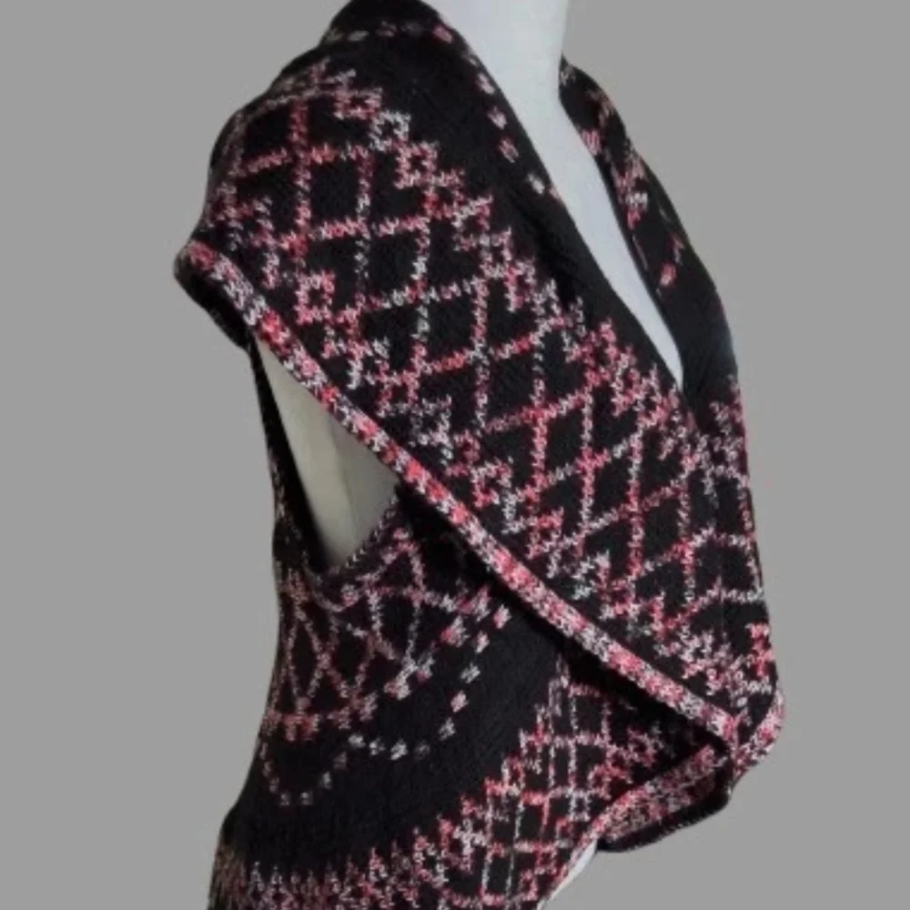 New Directions Black and Pink Geometric Sweater - Picture 10 of 10